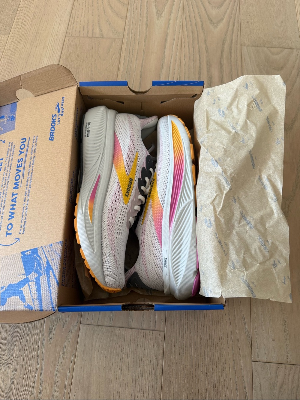 Brooks Women's Ghost 17 - Oyster/Apricot/Pink NWT - Picture 3 of 6